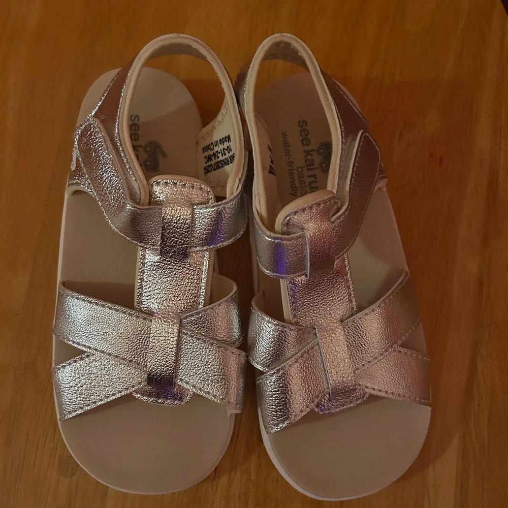 See Kai Run Girl’s Silver Sandals Shayna New w/o tags - Picture 5 of 5